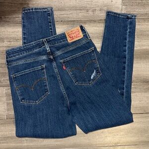 Size 28 Levi’s 721 High Rise Skinny Ankle Distressed Jeans. Nice.